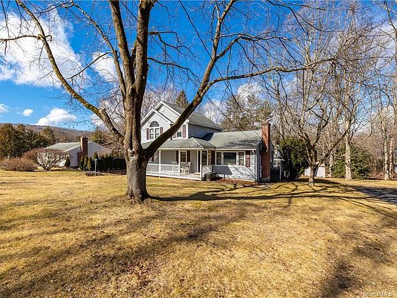 4th image of 10 Burlwood Dr
