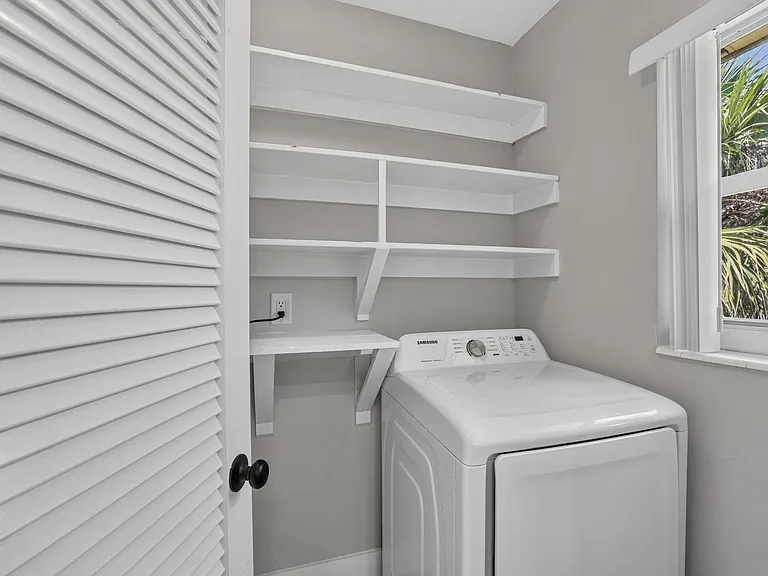 2755 NE 28th Ave #E2 — Photo 15