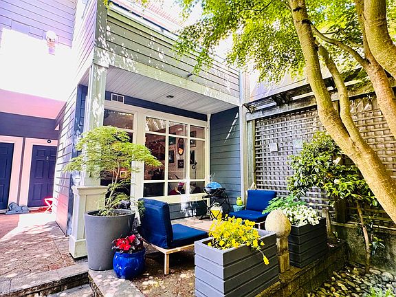 3rd image of 15161 Prospect Ave #3