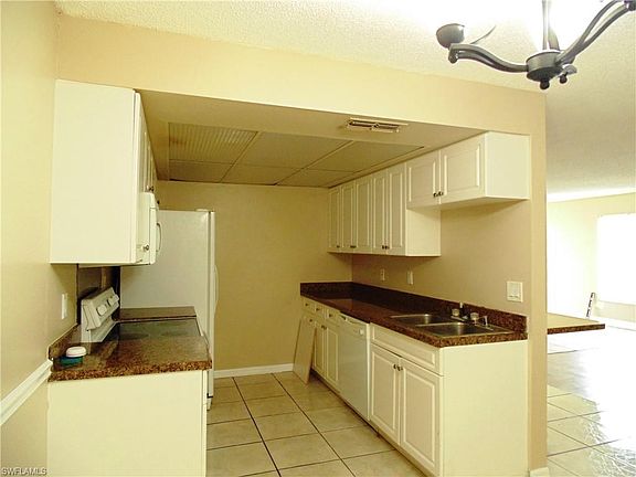 5th image of 1124 SE 9th Ct APT A