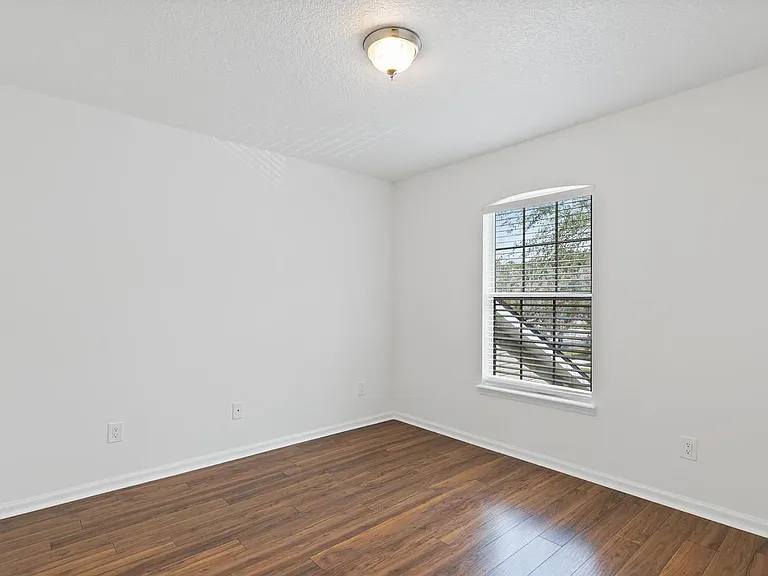 700 S Covered Bridge Rd #3 — Photo 35