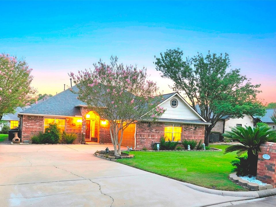 1st image of 220 April Waters Dr W