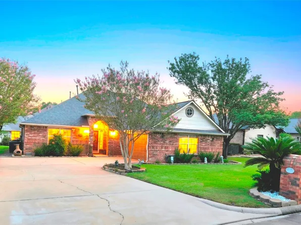 220 April Waters Dr W, Montgomery, TX 77356