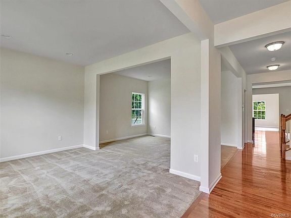 4th image of 9508 Thornecrest Dr