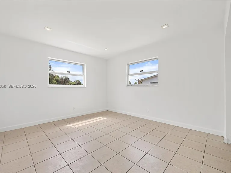 608 SW 16th Ave #A — Photo 5