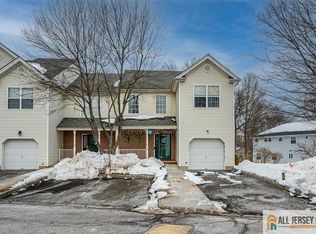 37 E Burgess Dr, Piscataway, NJ 08854