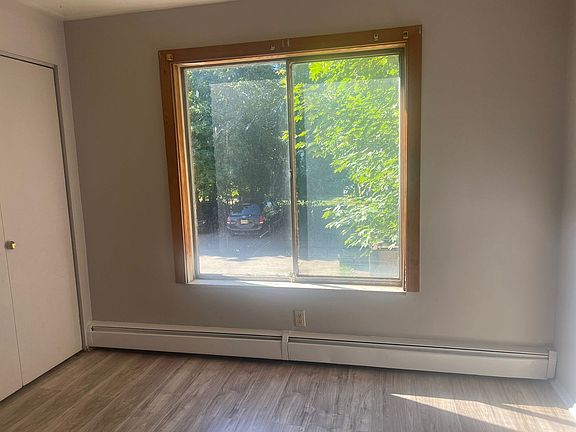 3rd image of 16818 Grovewood Ave #7