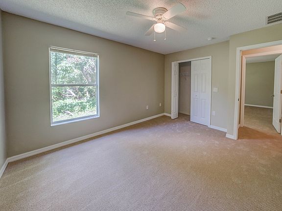 5th image of 16 Royal Leaf Ln