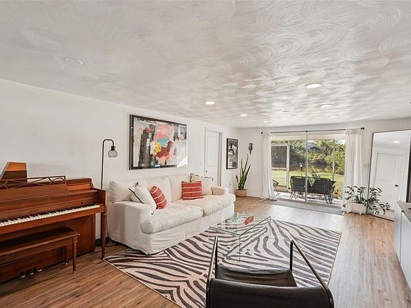3rd image of 107 Temple Rd