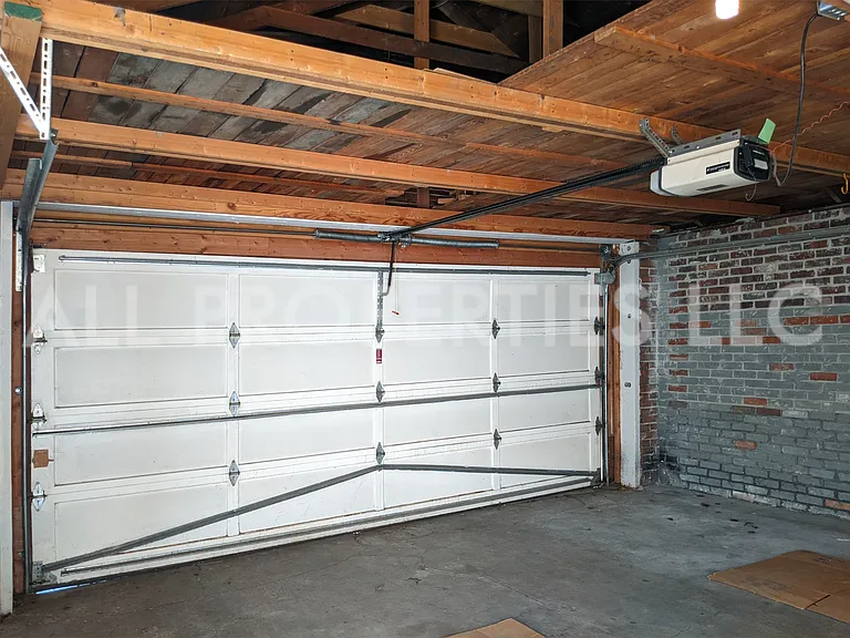 557 S Race St — Photo 47