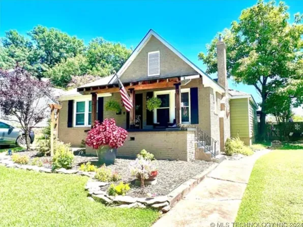 704 Honor Heights Dr, Muskogee, OK 74401