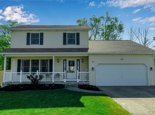 73 Michaels Walk, Lancaster, NY 14086