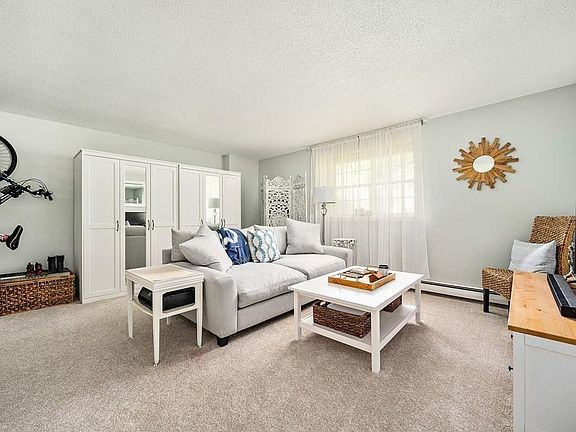 3rd image of 10 Chapel Hill Dr APT 1