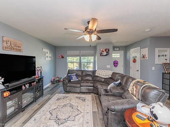 4th image of 2690 Ivy Trl