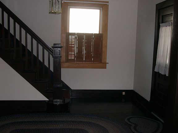 3rd image of 764 Sidney St