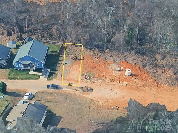 2741 Celia Ave, Charlotte, NC 28216