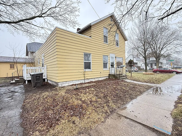 843 Bennett St N #613-W-& — Photo 2