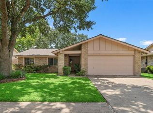 10522 Permian Dr, Sugar Land, TX 77498