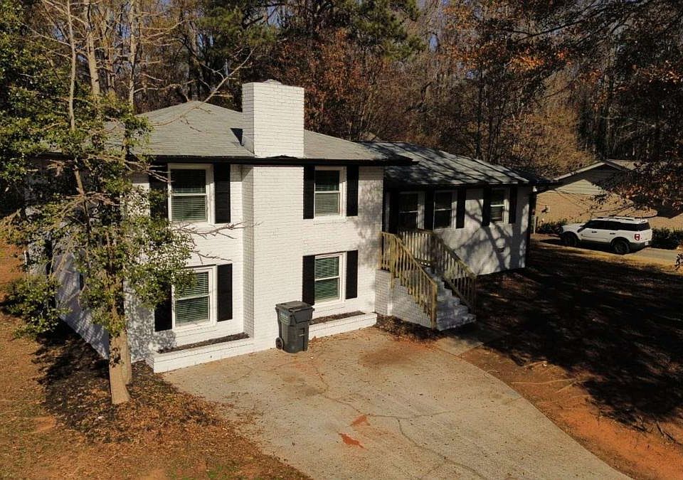 1st image of 4675 Lincoln Way SW
