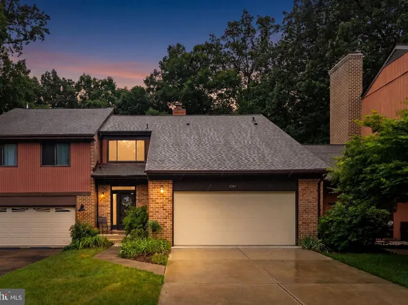2597 Tree House Dr, Woodbridge, VA 22192