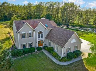 14N600 Timber Ridge Dr, Elgin, IL 60124