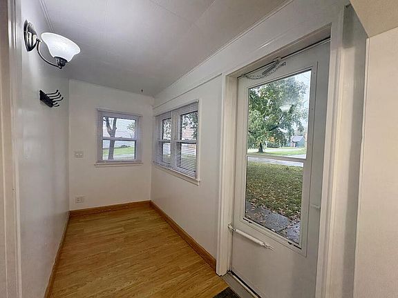 3rd image of 104 N Main St