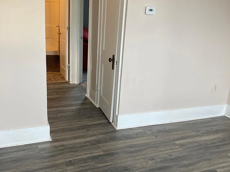 1313 Roosevelt Ave — Photo 10