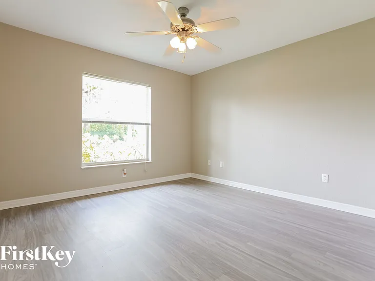 2463 Alesio Ave — Photo 13