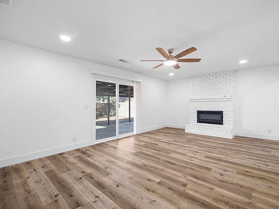 5th image of 1675 E Echo Street