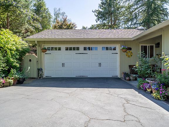 2nd image of 780 Pinecone Dr