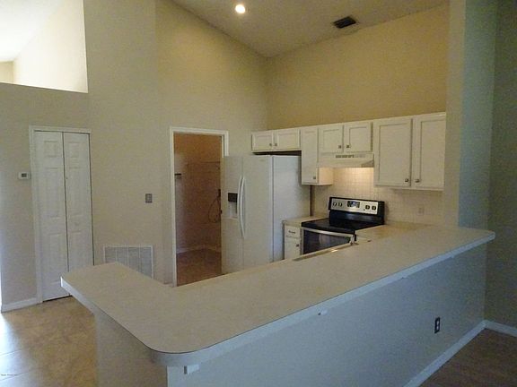 5th image of 2509 Saint Johns Ln