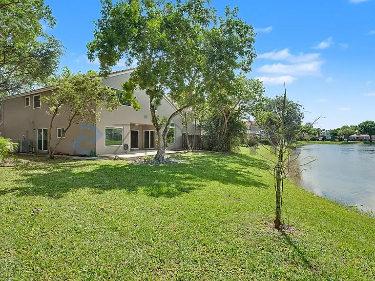 10271 NW 10th Ct — Photo 35