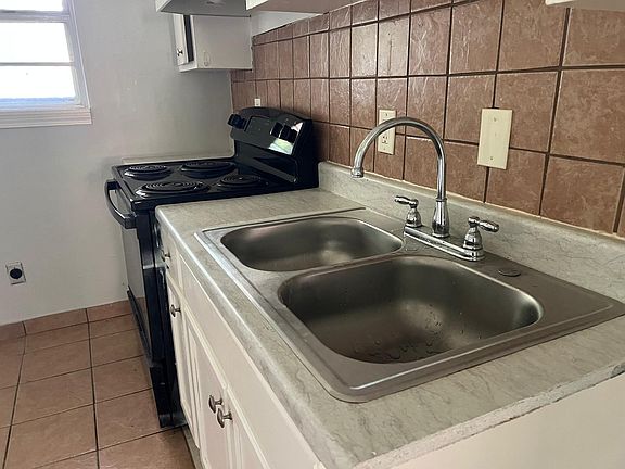 2nd image of 4351 Hendrix Dr