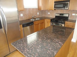 1041 W Newport Ave APT 1E, Chicago, IL 60657