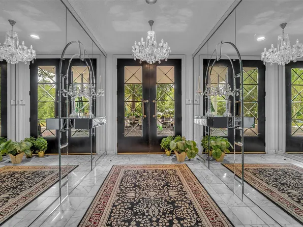 6 Farnham Park Dr, Houston, TX 77024