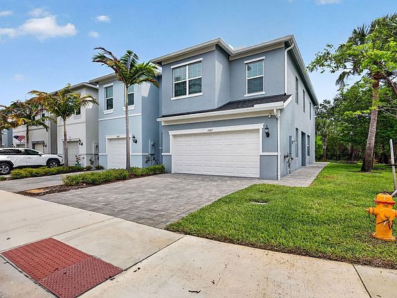 2nd image of 1887 SE Ocean Cove Way