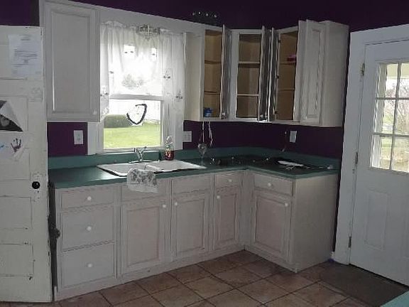 5th image of 215 Wallace Ave