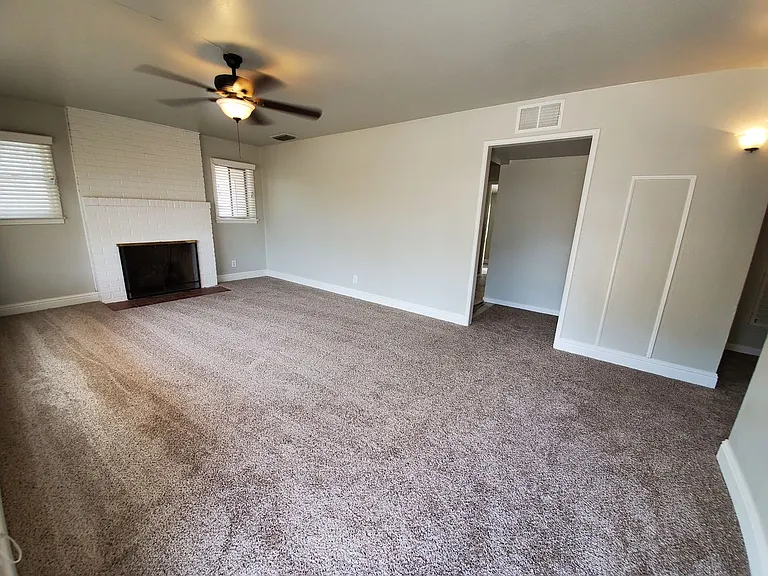 1415 De Witt Ave — Photo 5