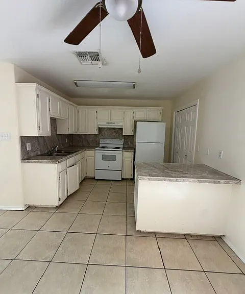 2218 S Tourist Dr #O — Photo 2