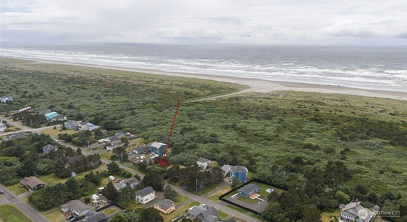 4th image of 163 Sand Dune Avenue NW