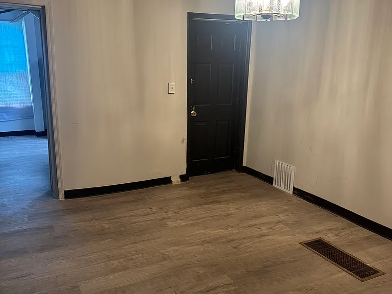 1032 Green St — Photo 2