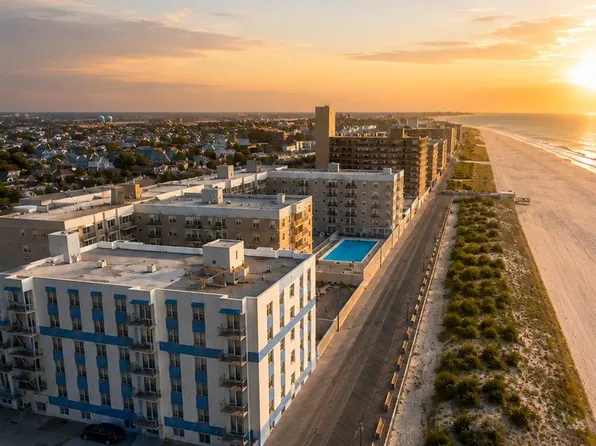10 Franklin Blvd APT 205, Long Beach, NY 11561