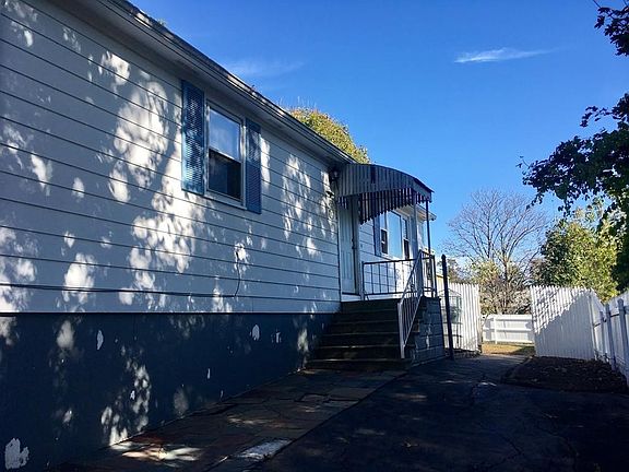 3rd image of 103 Blaine St