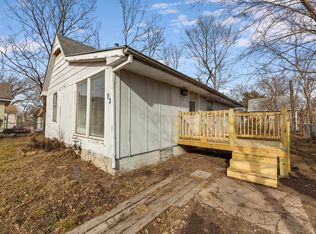 920 SE 6th St, Newton, KS 67114