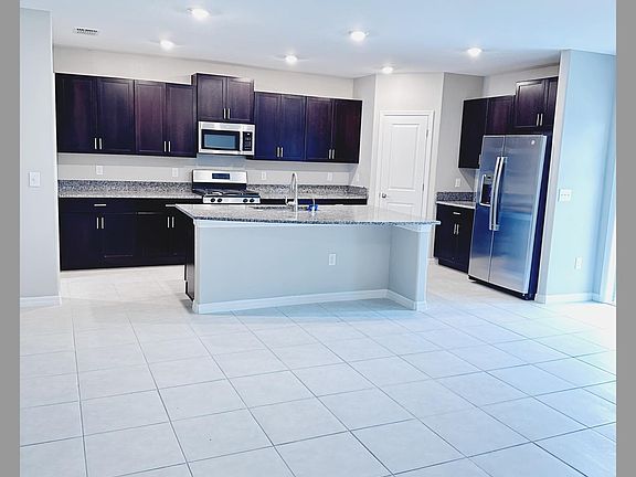 5th image of 10377 Blue Plum Ct