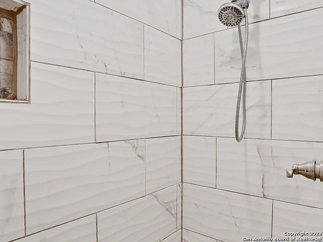222 S 12th St — Photo 34