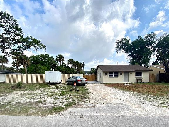 3rd image of 11607 McKenna Ave