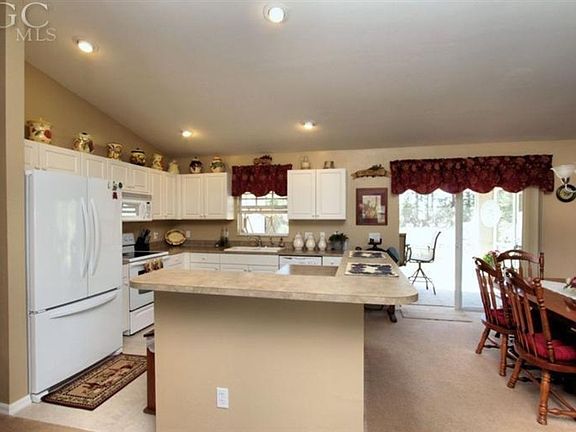 4th image of 158 Aurora Ave S