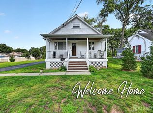886 Main St, Fords, NJ 08863