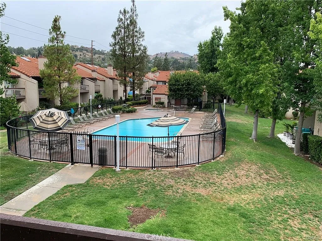 2 bed, 2.5 bath, 1265 sqft, $3,500 — Photo 4
